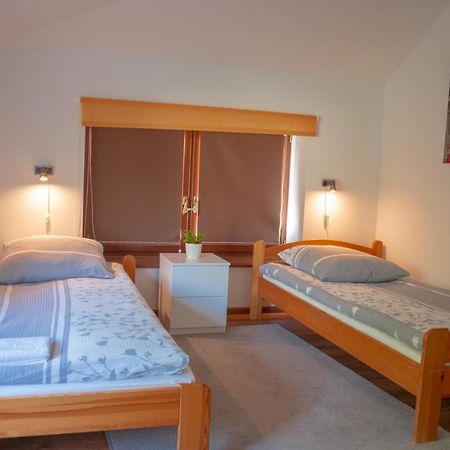 Dom Pod Orzechami Apartment Naleczow Ngoại thất bức ảnh