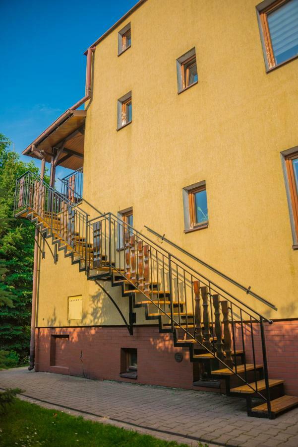 Dom Pod Orzechami Apartment Naleczow Ngoại thất bức ảnh