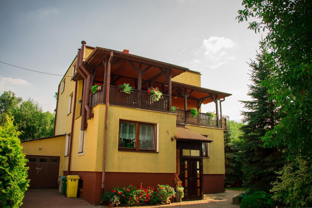 Dom Pod Orzechami Apartment Naleczow Ngoại thất bức ảnh